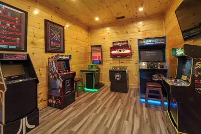 Image de Granola Bear Cabin Indoor Pool, Hot Tub