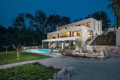 Image de Superbe maison à Zminj avec WiFi