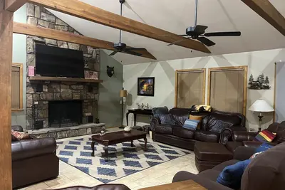 Image de Remote Spacious Cabin on Sugar Creek Near Wolf Pen Gap-Ouachita National Forest