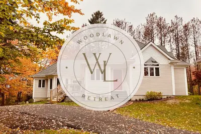 Image de Spacious Pondside Firepit Retreat w/ Outdoor Dining, Grill & Firepit Near Acadia