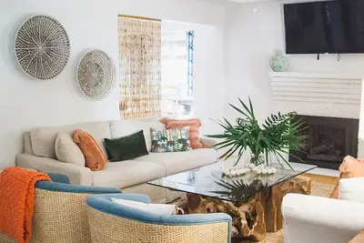 Image de Perfect Ssi Village location, Beautifully designed, Walk to dinner/shopping/park