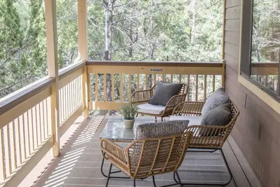 Image de Dogs welcome - Gorgeous, Spacious Cabin in the Pines