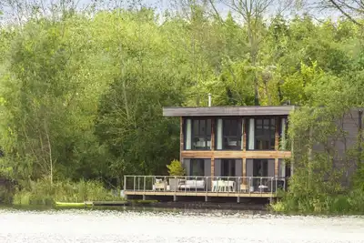 Image de Lakes by Yoo, shared indoor pool, Wifi, 8 adults +2 kids (1 up to 5yrs) +infants