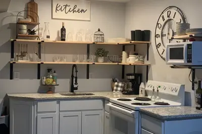 Image de Secluded Cabin near Lake Hartwell, Great for Hunting & Fishing.