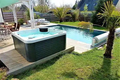 Image de Villa avec piscine chauffée et spa à 10min des plages