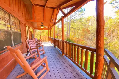 Image de Mountain Memories Cabin w\/Hot Tub + 5 Beds + 7 min. to Pigeon Forge Pkwy