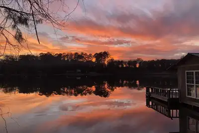 Image de Quiet 3 Bedroom Lakefront Home on Ben Hall Lake - 15 Minutes to Dublin