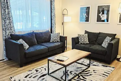 Image de Cozy 3 bed 1 bath entire house- up to 6 people