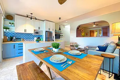 Image de Ocean Front * Maid * 2 Bed / 2 Bath * A/C * Pool