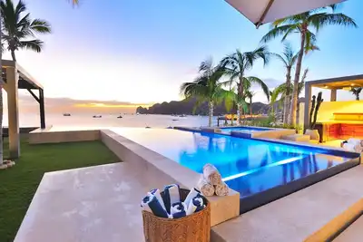 Image de Luxury Beachfront Villa in Cabo with Private Chef, Butler. Pool, Best Location!