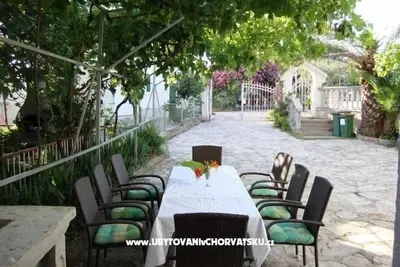 Image de Appartement dans Tribunj avec vue mer, terrasse, Climatisation, Wifi (5037-3)