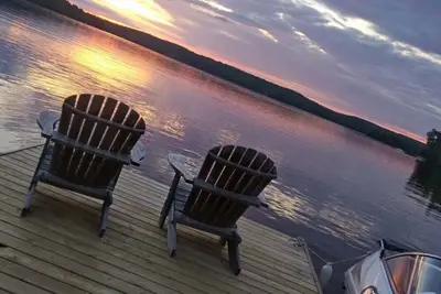 Image de Charming Sandy Beach Cottage on Horseshoe Lake