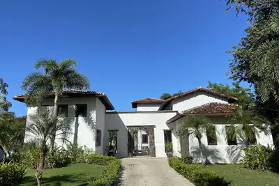 Image de Spacious Courtyard Home with Private Pool.