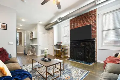 Image de Free Parking, Walk to Pnc Park & Downtown Fun