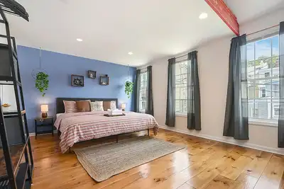 Image de 1207 Ocala - Boat House - North Side