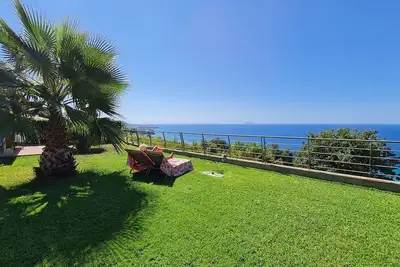 Image de Top location - tranquillity - pool - garden & sea view