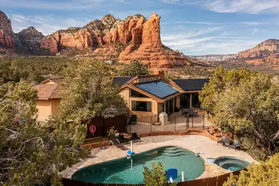 Image de Private West Sedona Oasis | Sleeps 14 | Pool, Spa & Vistas-Superb Location!