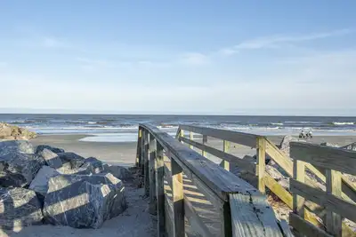 Image de Sunny Dayz Unit B - newly updated townhome close to Myrtle Street Beach Entrance