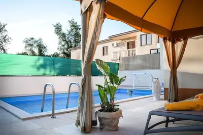 Image de Maison de vacances  avec piscine pour 6