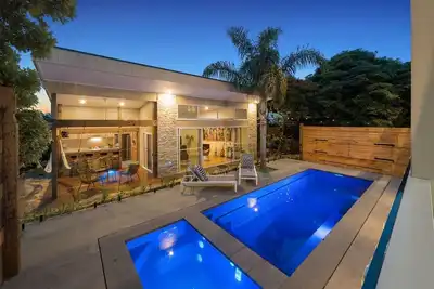 Image de 'Dahlia Views' - the ultimate family entertainer