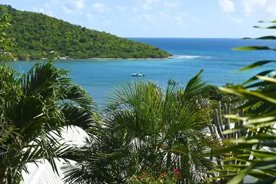 Image de Ayiti Cottage – A Peaceful Island Retreat with Stunning Bay Views