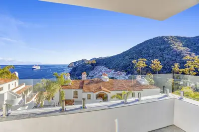 Image de 5 Bdr Luxury Villa at Hamilton Cove (bottom level), 6 seat cart, Ac, Views