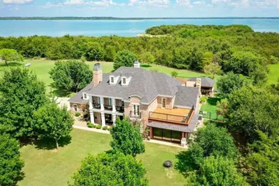 Image de Luxury 5 Acre Private Estate on Lake Ray Roberts