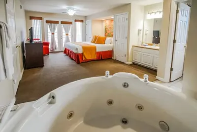 Image de 1 Bedroom with Jacuzzi  & Balcony at Grand Crowne Resort