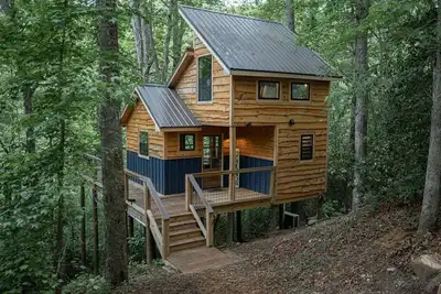 Image de Secret Stash: Secluded Treehouse Overlooking Creek