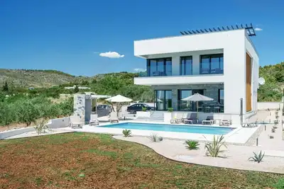 Image de Maison de vacances Vodice pour 1 - 8 personnes avec 4 chambres à coucher - Maison de vacances