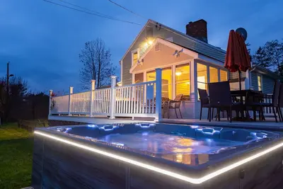 Image de Your peaceful, private retreat, Perfect For Readaways! Incredible views!