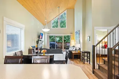 Image de Falcon's Rest is a cosy retreat to enjoy all year! Special rates for long stay.