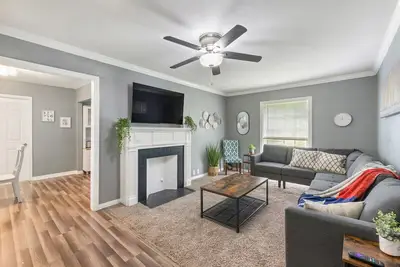 Image de New! Temple Bungalow w/ Patio - 1 Mi to Hospital