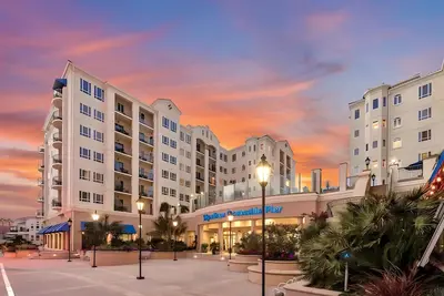 Image de Oceanside Pier Resort - Many Dates Available! - Hosted by Travelscowt