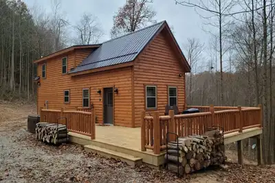 Image de Cozy cabin with hot tub and fire pit in the heart of hocking hills