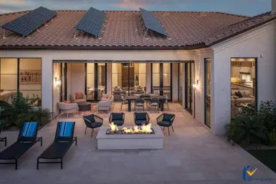 Million $ Lap Pool Oasis with Putting Courses+Billiards+Heated Pool & Spa+More