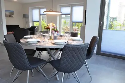 Image de Haus \"friesland 9\", Am Alten Deich 44 - Hier Erleben Sie Ihren Traum vom Ferienglück im Modernen,