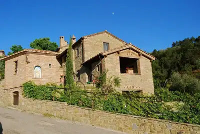 Image de Maison de vacances א Cortona avec piscine