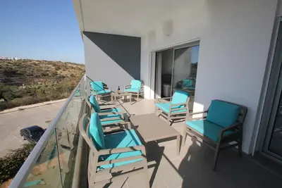 Image de Beautiful/Spacious New 3 bed Apartment, with pool, A/C