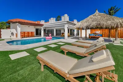 Image de Incredible Ocean-View Home w/Rooftop Terrace!