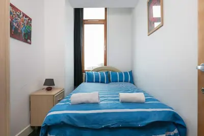 Image de City Centre 2 Bedroom Apartment with a view!