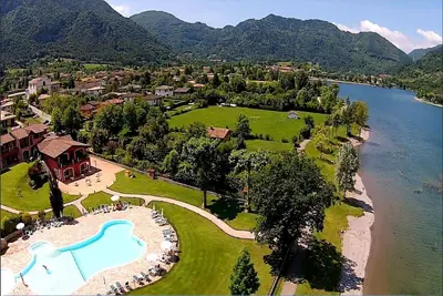 Image de Bel appartement א Idro avec piscine