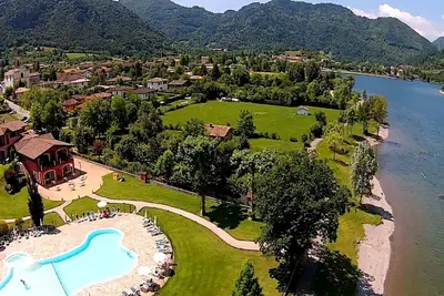 Image de Superbe appartement avec piscine partagée à Idro