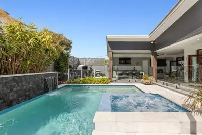 Image de Avoca Beach Retreat- Entertainers delight in the heart of Kingscliff Salt Village