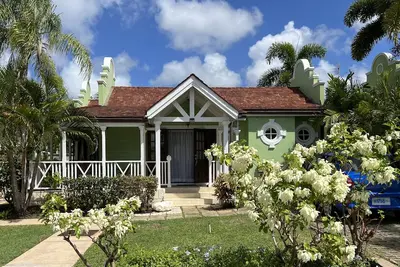 Image de Idyllic 7 Porters Court, Beach Club Membership, pool, 5min walk beach, Holetown