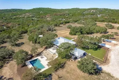 Image de Modern Villa w/Views+Pool on 35 acre private ranch