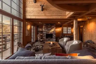 Image de Chalet La Tsoum - Cinq Chambres Chalet, Couchages 10