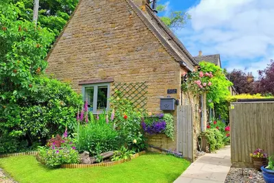 Image de Graziers Cottage. Period charm, modern comfort, inglenook, parking, pub