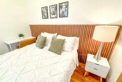 Image de Amazing Location! All renovated 2br Next to Nyc