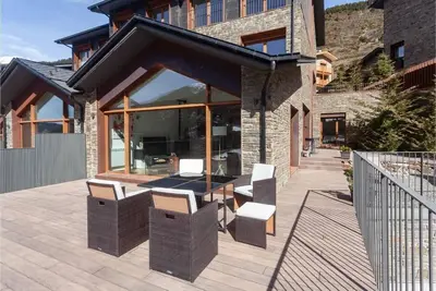 Image de Exclusive Ski Chalet with 24/7 Concierge Service